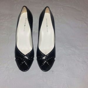 Ladies leather shoes
